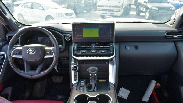 Toyota Land Cruiser Toyota Land Cruiser VXR 3.3L Diesel 2025