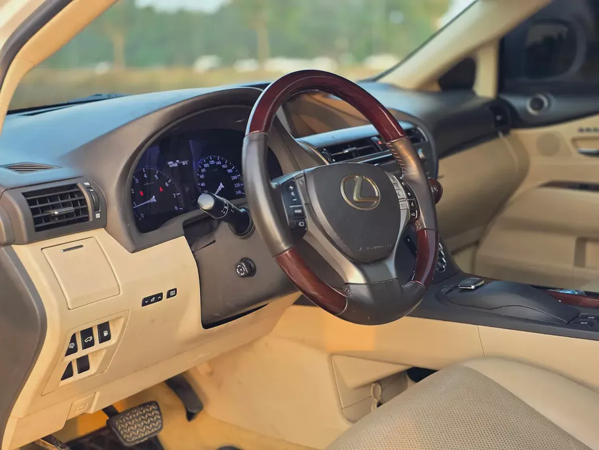 2015 Lexus RX-Series RX 350h Premier GCC Specs-10-10