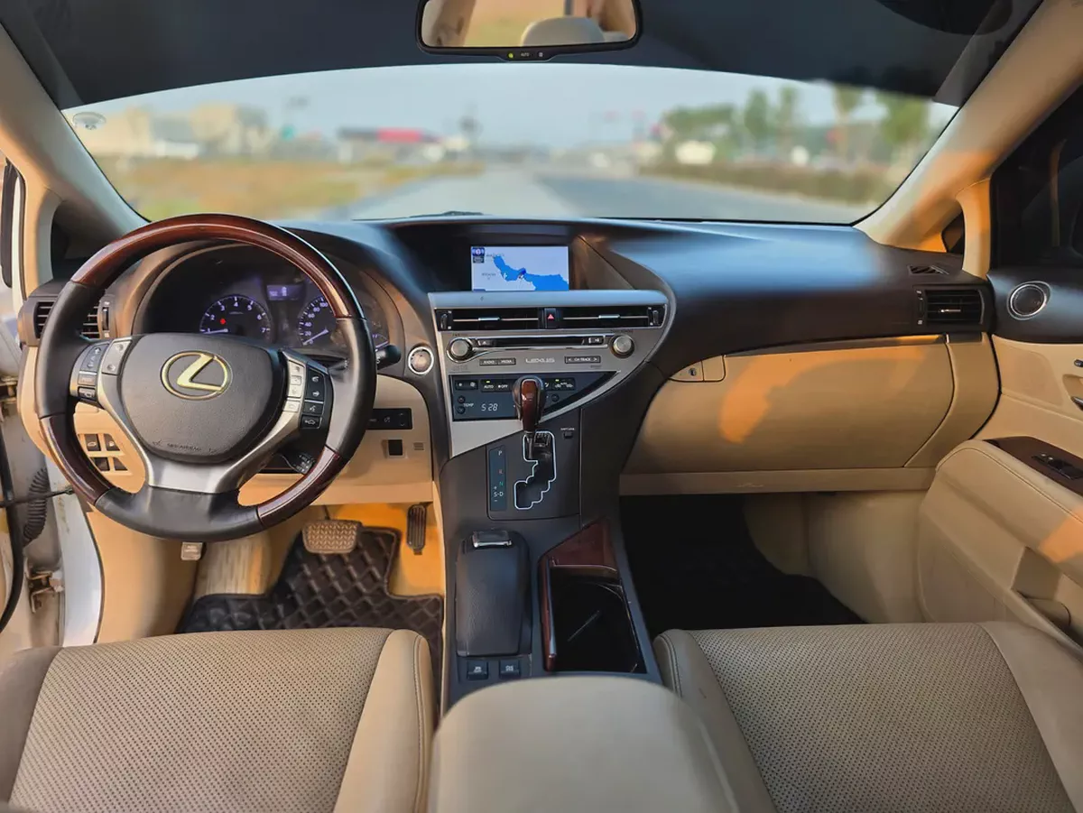 2015 Lexus RX-Series RX 350h Premier GCC Specs-12-12