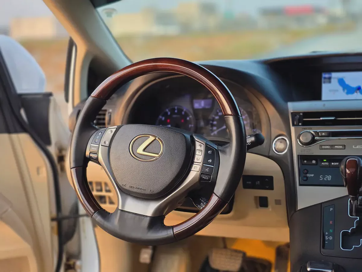 2015 Lexus RX-Series RX 350h Premier GCC Specs-13-13