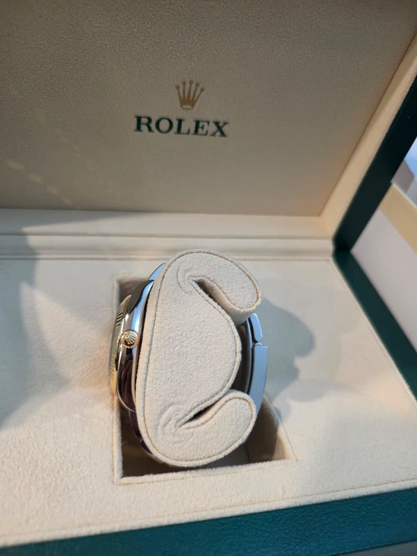 Rolex Datejust 36mm Wimbeldon Yellow Gold and Steel 126233 | 2023 | Like New | Original Box and Paper