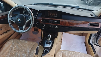 BMW 523i GCC – Luxury Sedan | Well Maintained Model: 2009 Mileage: 247,819 KM GCC Specifications Wel-13