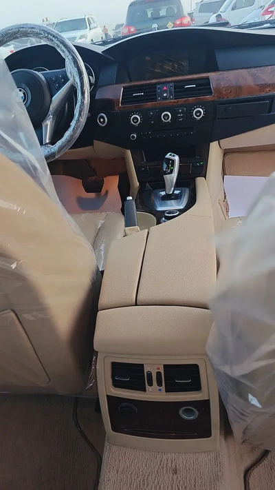 BMW 523i GCC – Luxury Sedan | Well Maintained Model: 2009 Mileage: 247,819 KM GCC Specifications Wel-16