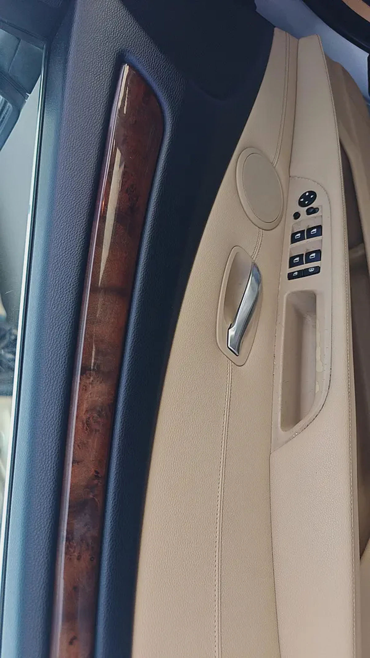BMW 523i GCC – Luxury Sedan | Well Maintained Model: 2009 Mileage: 247,819 KM GCC Specifications Wel-17-17