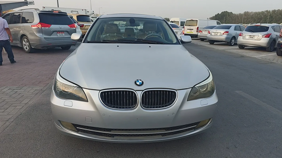 BMW 523i GCC – Luxury Sedan | Well Maintained Model: 2009 Mileage: 247,819 KM GCC Specifications Wel-18-18