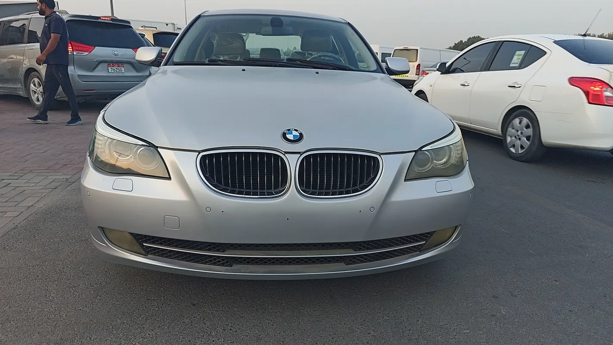 BMW 523i GCC – Luxury Sedan | Well Maintained Model: 2009 Mileage: 247,819 KM GCC Specifications Wel-5-5