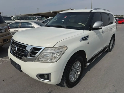 Nissan patrol 2013 fullopshin white cooor GCC calen car-2