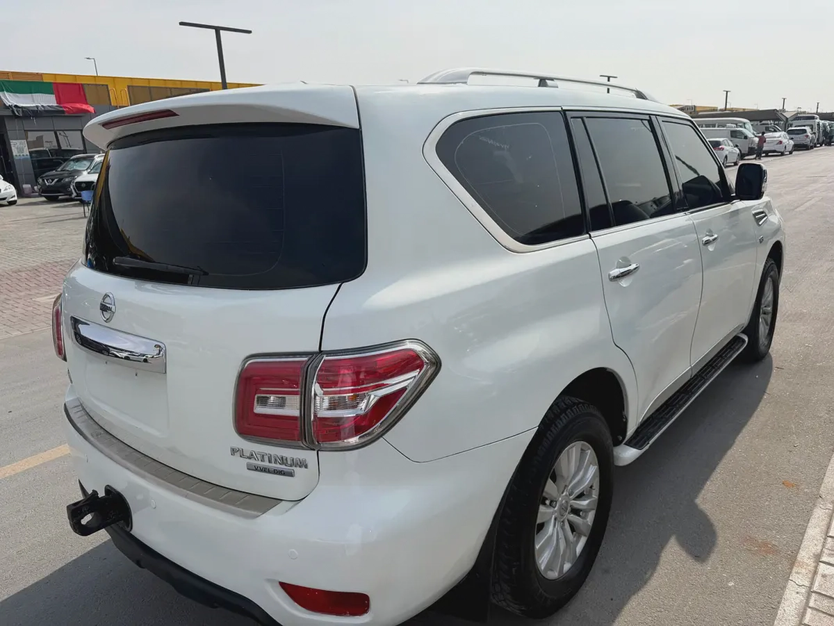 Nissan patrol 2013 fullopshin white cooor GCC calen car-9-9