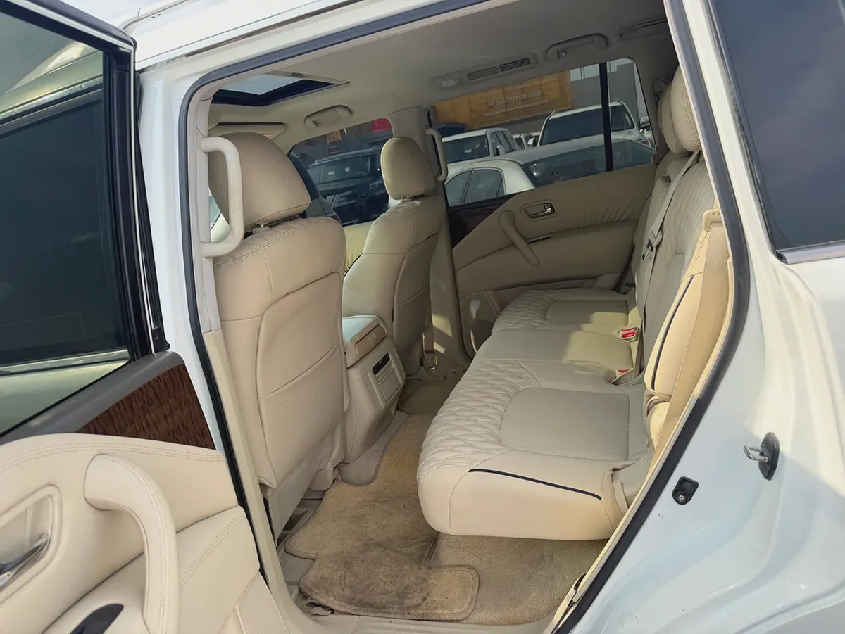 Nissan patrol 2013 fullopshin white cooor GCC calen car-5-5