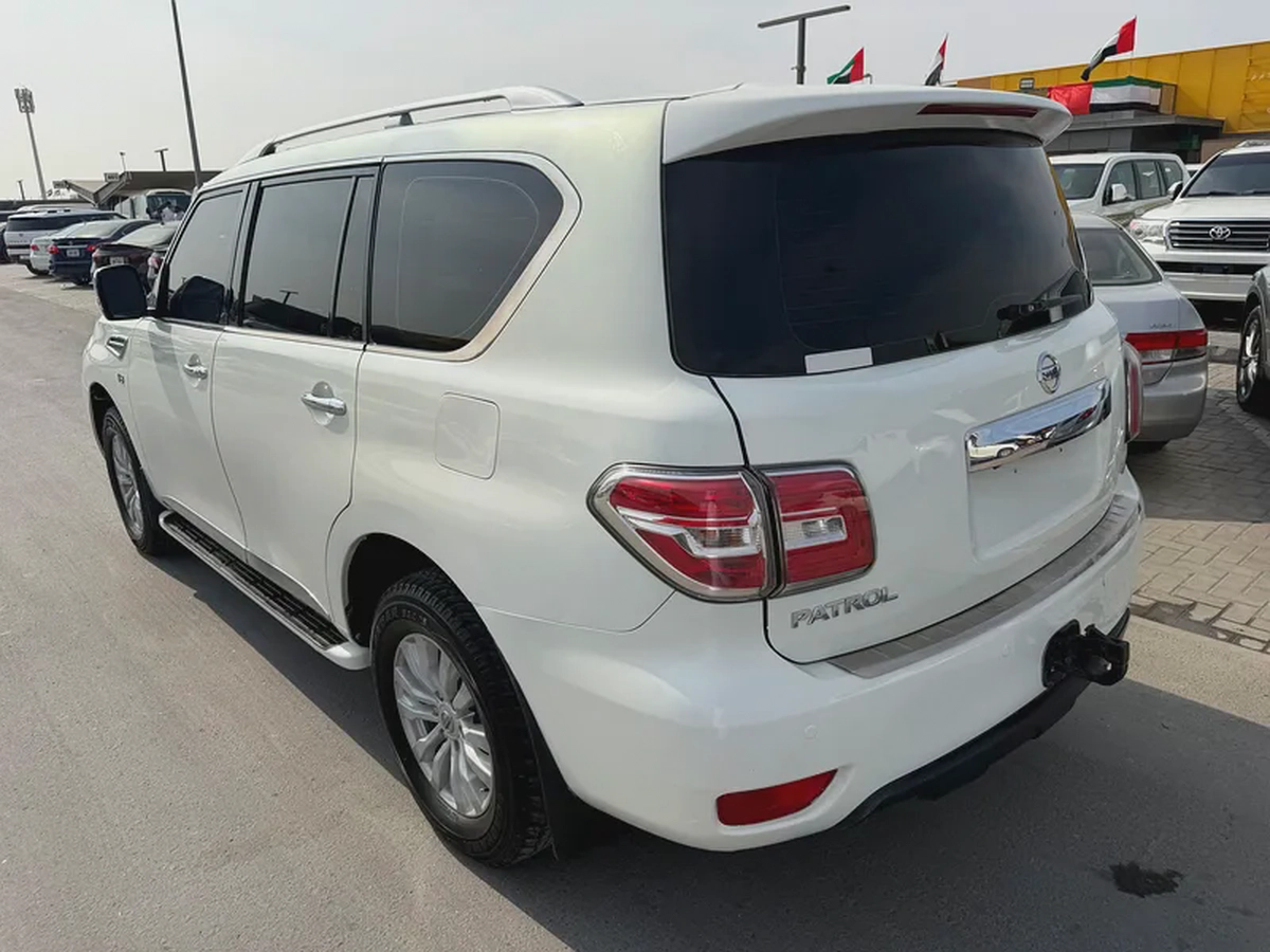 Nissan patrol 2013 fullopshin white cooor GCC calen car-6-6