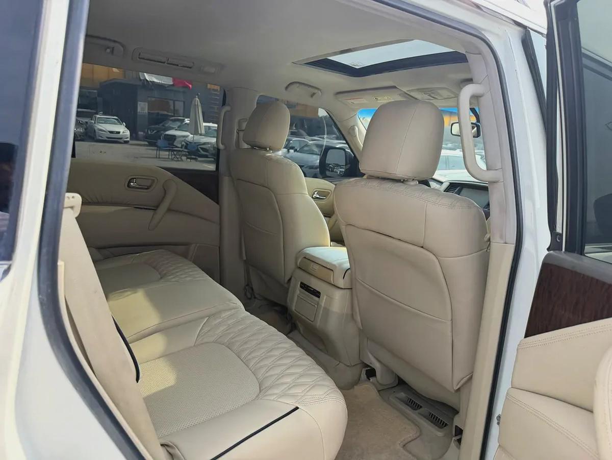 Nissan patrol 2013 fullopshin white cooor GCC calen car-8-8
