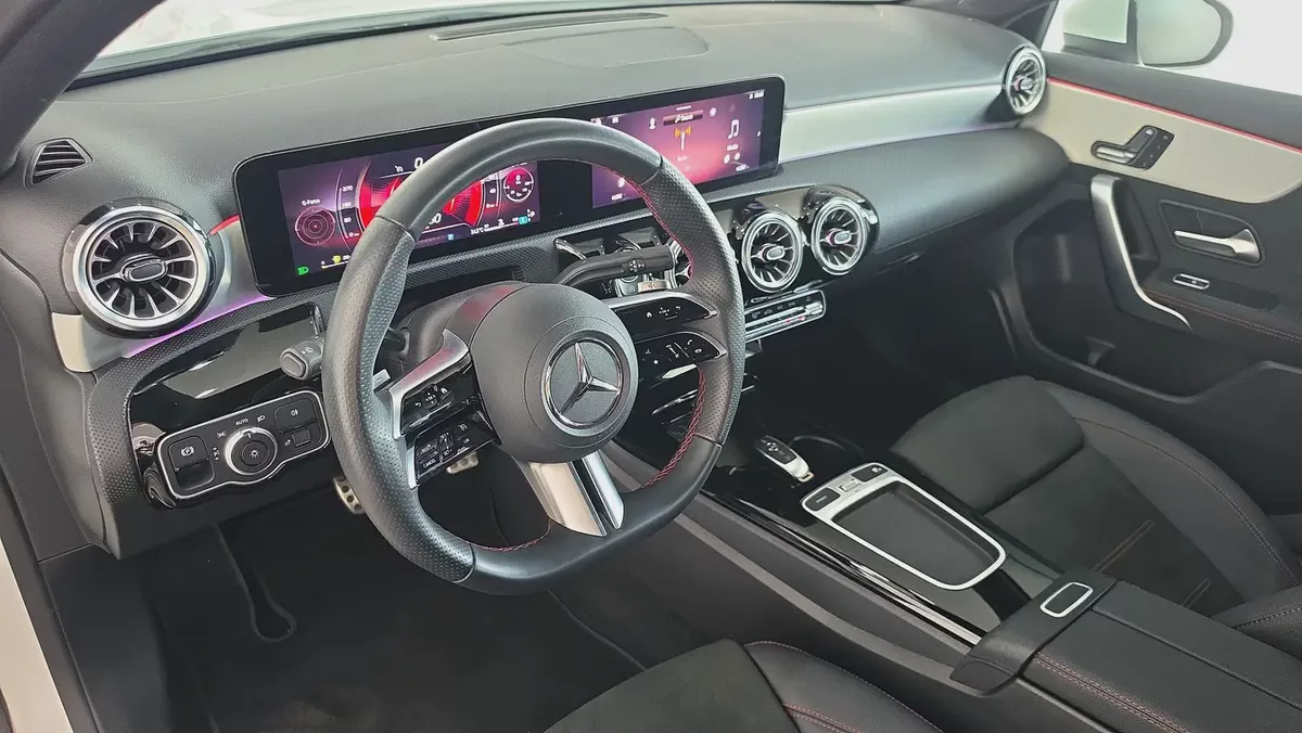 Mercedes-Benz A 200 | With Gargash Warranty & service Contract | VSB 36578-4-4