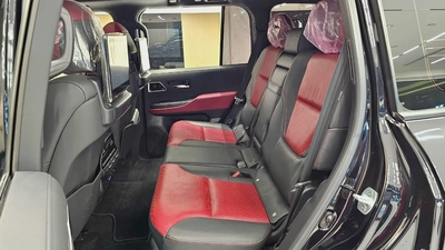 TOYOTA - LAND CRUISER - GR SPORT - 2023 - GCC SPECS - 130,000KM - FULL SERVICE HISTORY FROM AGENCY-7