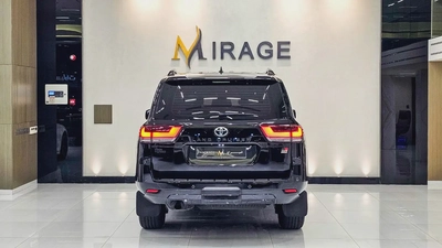 TOYOTA - LAND CRUISER - GR SPORT - 2023 - GCC SPECS - 130,000KM - FULL SERVICE HISTORY FROM AGENCY-12