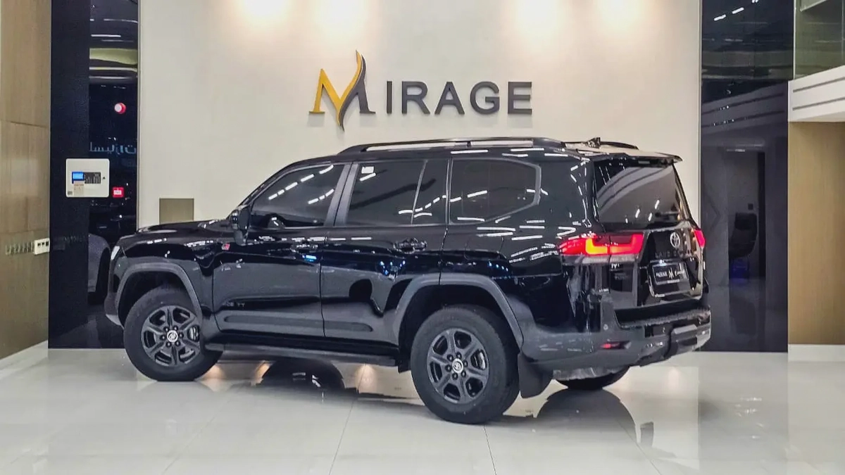 TOYOTA - LAND CRUISER - GR SPORT - 2023 - GCC SPECS - 130,000KM - FULL SERVICE HISTORY FROM AGENCY-15-15