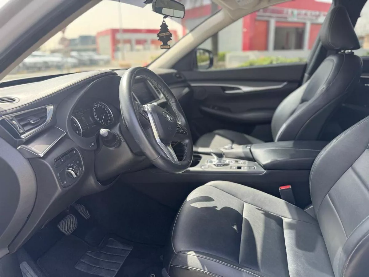 Infiniti Q50 LUXE-9-0
