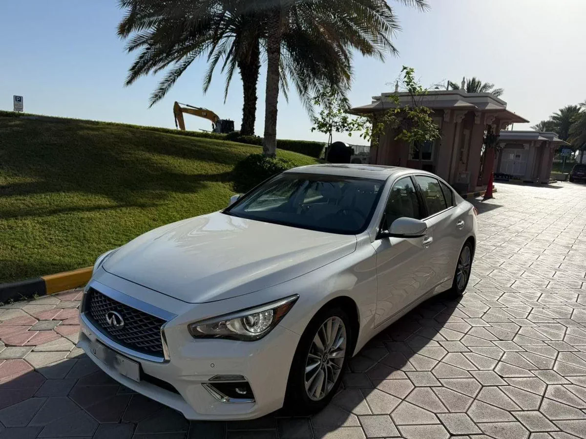 Infiniti Q50 LUXE-1-0