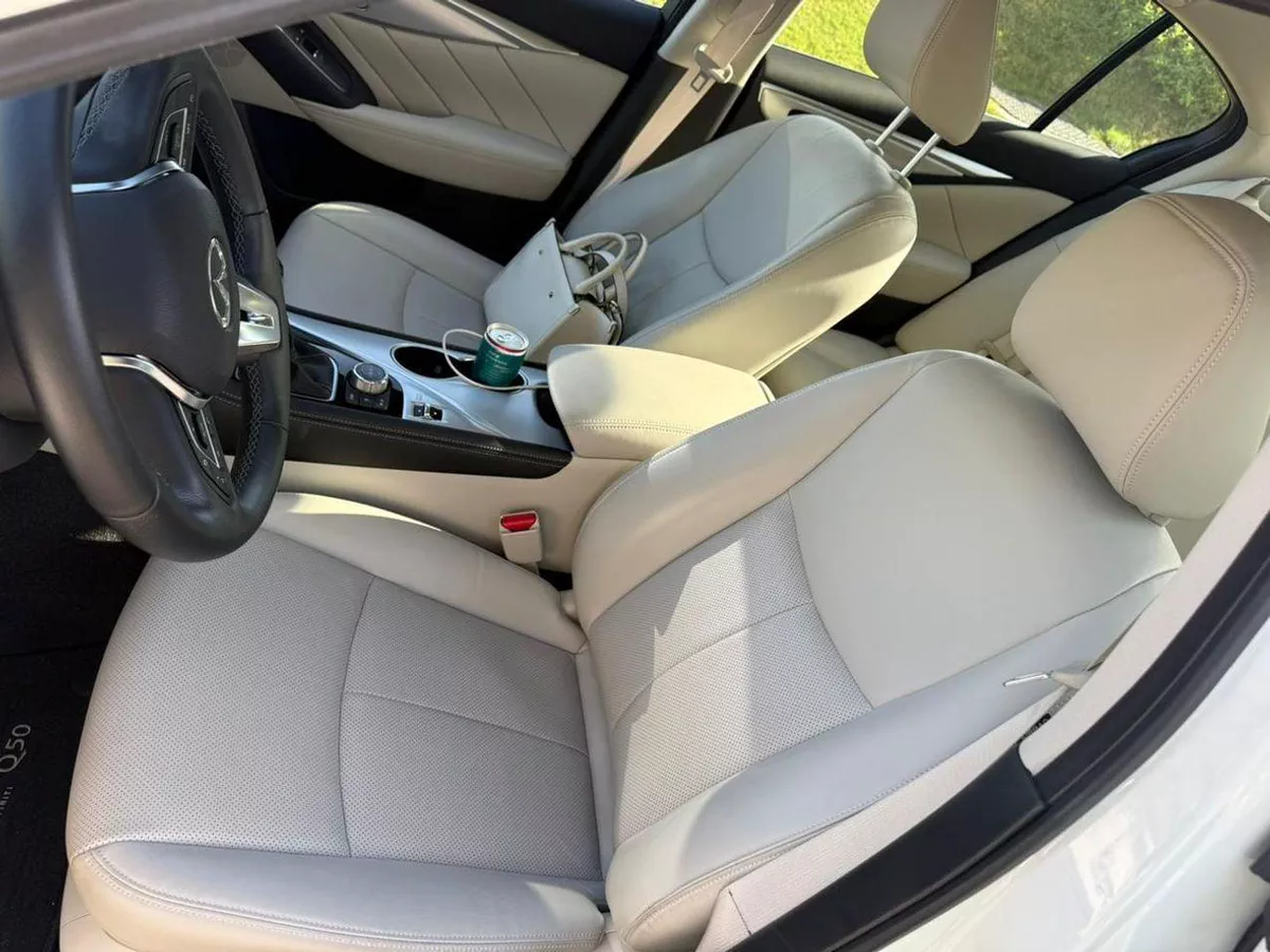 Infiniti Q50 LUXE-6-0