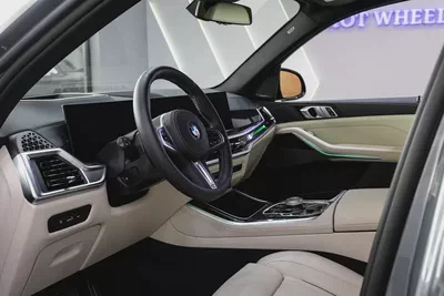 2025 - BMW X5 M60i - V8 for 377,000.00 AED-12