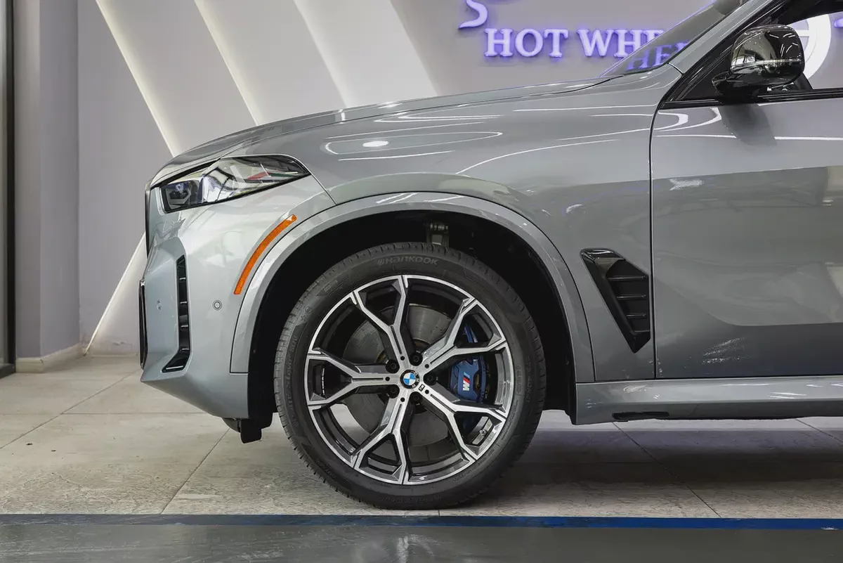 2025 - BMW X5 M60i - V8 for 377,000.00 AED-9-9