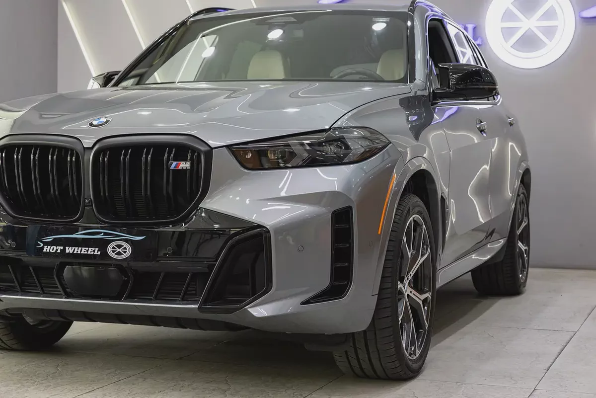2025 - BMW X5 M60i - V8 for 377,000.00 AED