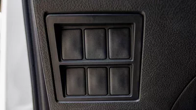 Toyota Hilux DLX HILUX 2.4L MED OPTION DIESEL 2024-18