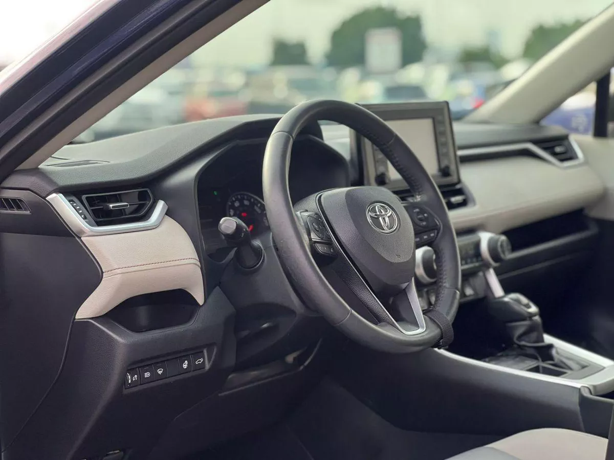 Toyota RAV4 XLE 2019 Toyota Rav4 Full Option 2.5L V4 - Rear Camera - Leather Seat - Sunroof - AWD 4x4-11-0