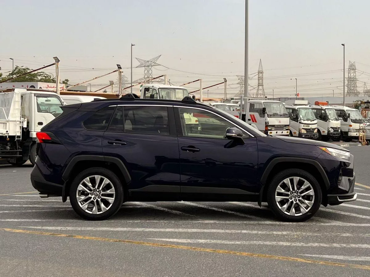 Toyota RAV4 XLE 2019 Toyota Rav4 Full Option 2.5L V4 - Rear Camera - Leather Seat - Sunroof - AWD 4x4-8-0