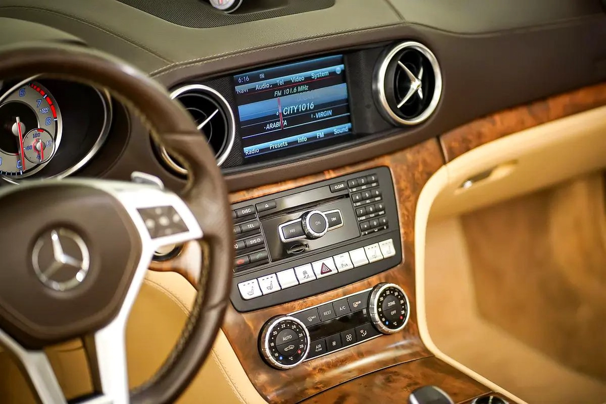 AED 3069 PM | MERCEDES BENZ SL400 AMG 2016 | PRISTINE CONDITION | 1 YEAR WARRANTY | GCC-15-15