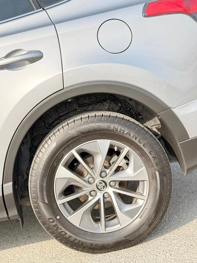 Toyota RAV4 VXR Hybrid XLE 2.5L-4