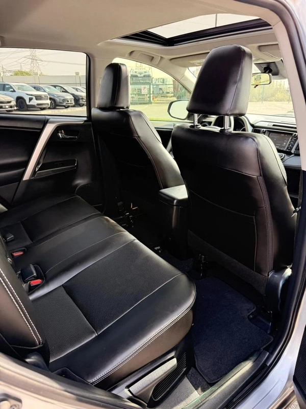 Toyota RAV4 VXR Hybrid XLE 2.5L