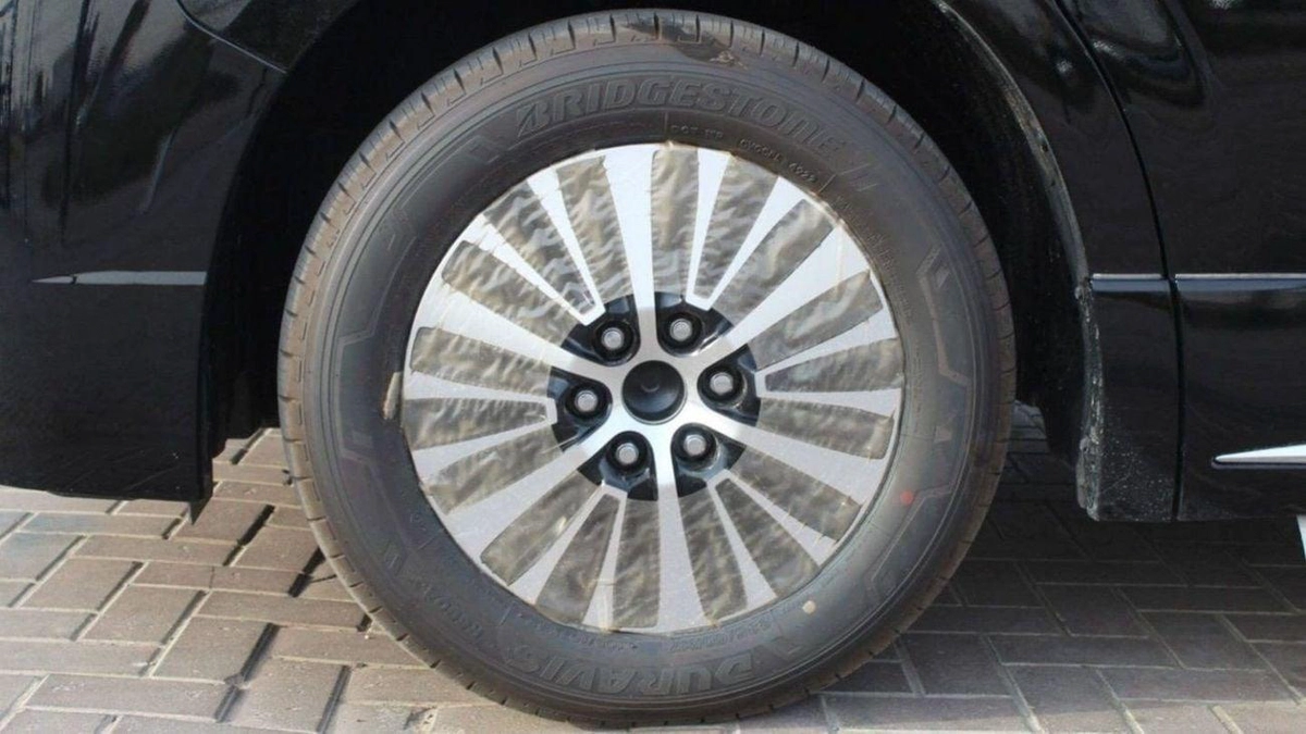 Toyota Granvia-17-0