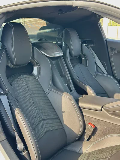 Accident-Free Chevrolet Corvette Stingray C8 | 2LT | 6.2L V8 | Arctic White / Black-11