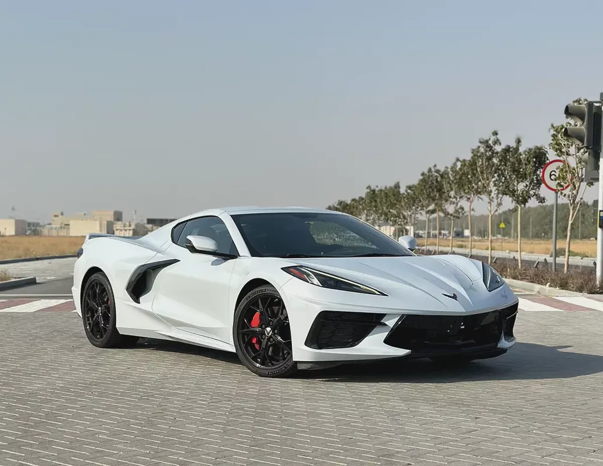 Accident-Free Chevrolet Corvette Stingray C8 | 2LT | 6.2L V8 | Arctic White / Black