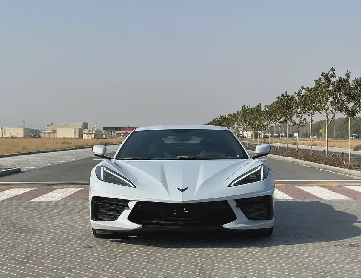 Accident-Free Chevrolet Corvette Stingray C8 | 2LT | 6.2L V8 | Arctic White / Black-2-2