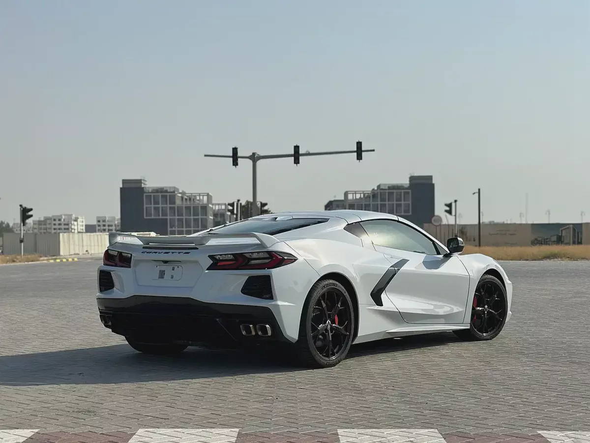 Accident-Free Chevrolet Corvette Stingray C8 | 2LT | 6.2L V8 | Arctic White / Black-5-5