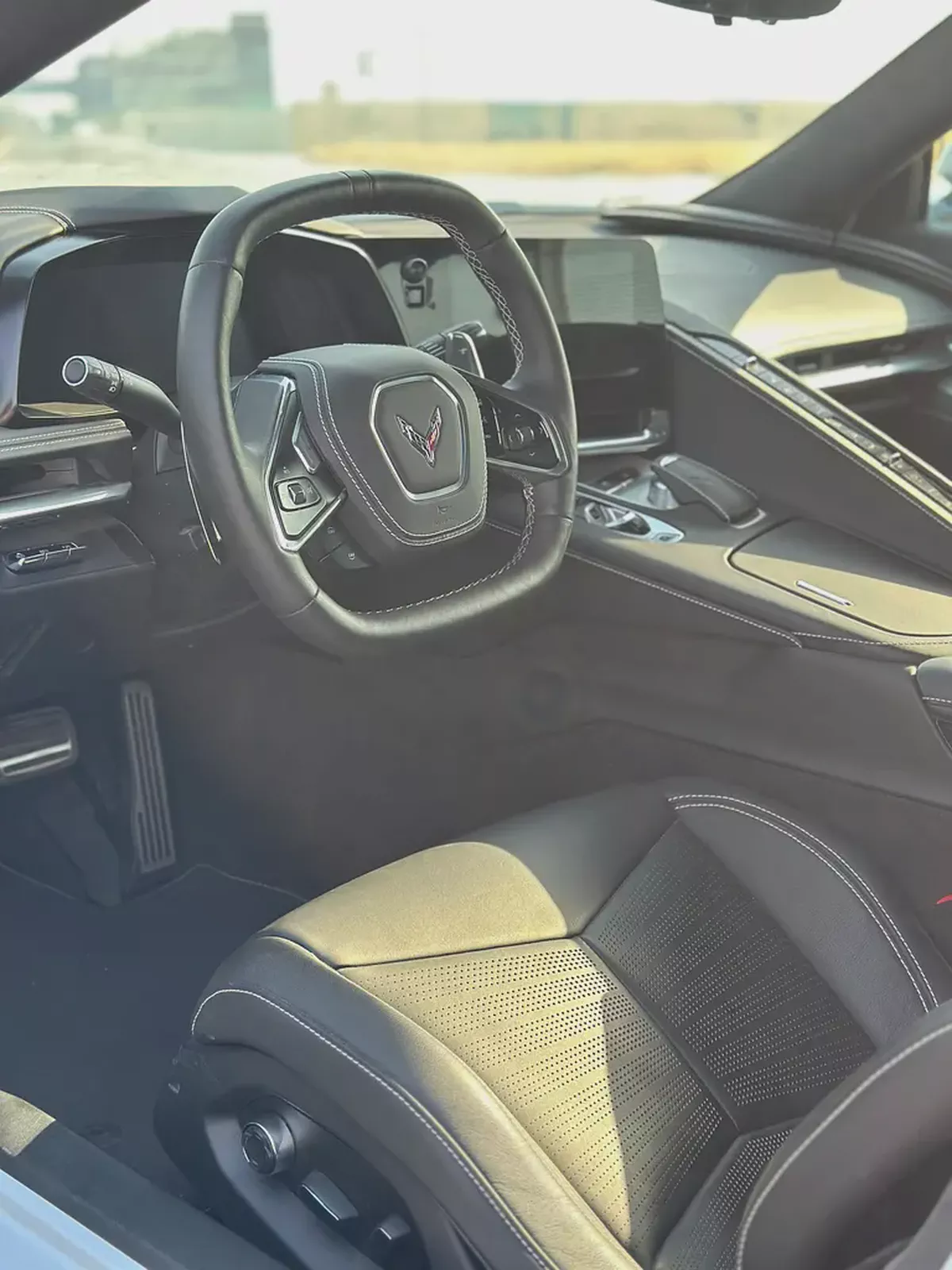 Accident-Free Chevrolet Corvette Stingray C8 | 2LT | 6.2L V8 | Arctic White / Black-7-7