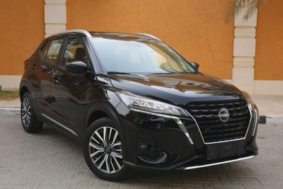 NISSAN KICKS SL 1.6L - GCC SPECS - 5 YEARS UNDER WARRANTY - FREE SERVICE CONTRACT - ACCIDENT FREE --1