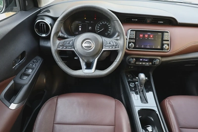 NISSAN KICKS SL 1.6L - GCC SPECS - 5 YEARS UNDER WARRANTY - FREE SERVICE CONTRACT - ACCIDENT FREE --13