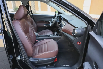 NISSAN KICKS SL 1.6L - GCC SPECS - 5 YEARS UNDER WARRANTY - FREE SERVICE CONTRACT - ACCIDENT FREE --16