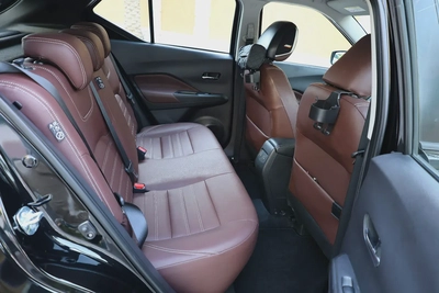 NISSAN KICKS SL 1.6L - GCC SPECS - 5 YEARS UNDER WARRANTY - FREE SERVICE CONTRACT - ACCIDENT FREE --18