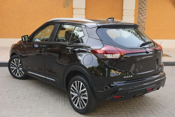 NISSAN KICKS SL 1.6L - GCC SPECS - 5 YEARS UNDER WARRANTY - FREE SERVICE CONTRACT - ACCIDENT FREE -