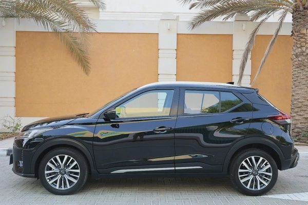 NISSAN KICKS SL 1.6L - GCC SPECS - 5 YEARS UNDER WARRANTY - FREE SERVICE CONTRACT - ACCIDENT FREE -