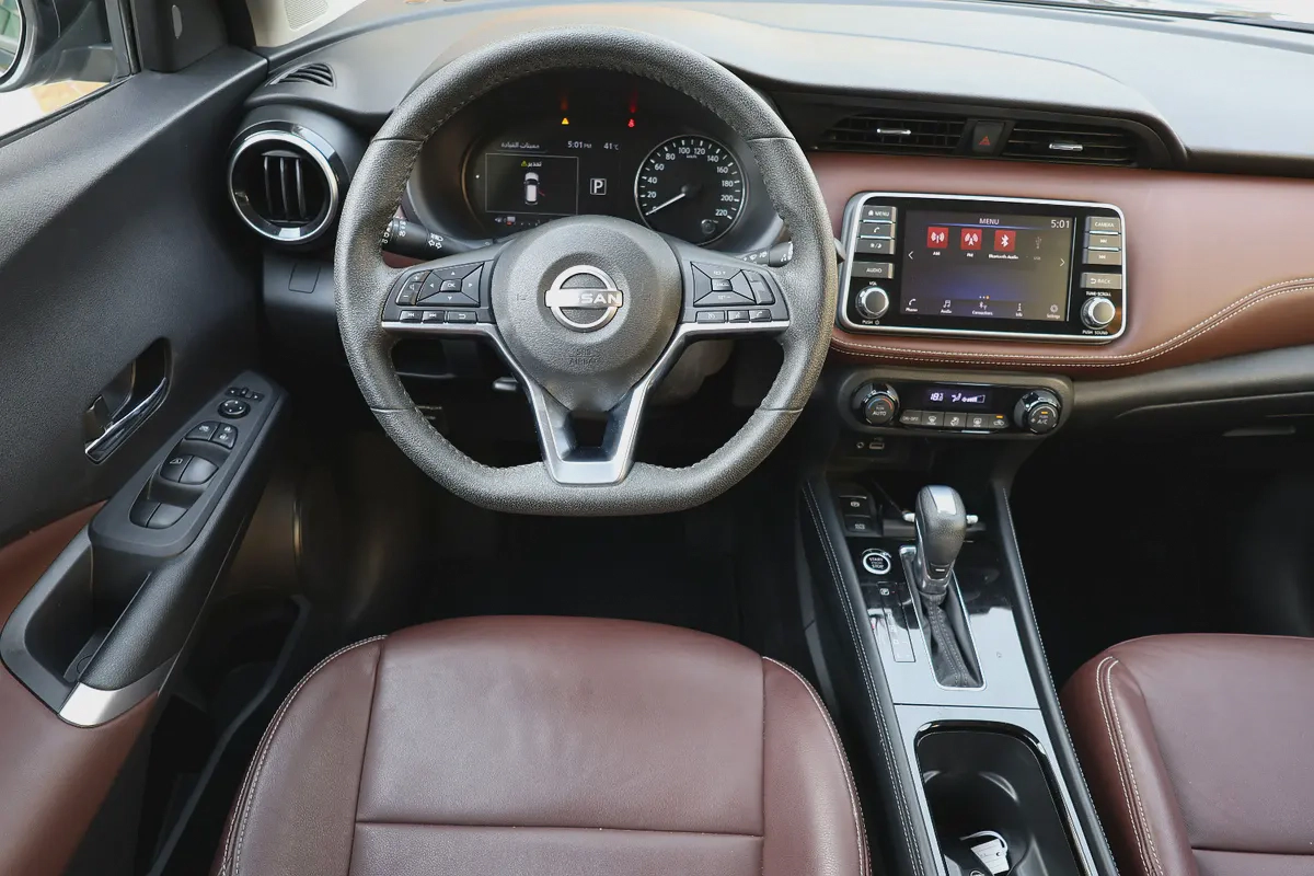 NISSAN KICKS SL 1.6L - GCC SPECS - 5 YEARS UNDER WARRANTY - FREE SERVICE CONTRACT - ACCIDENT FREE --13-13