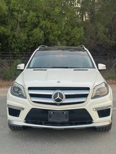 Pristine Mercedes-Benz GL 550 4MATIC 2015 | GCC Specs | Full Service History-0