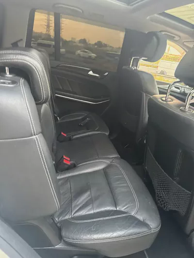 Pristine Mercedes-Benz GL 550 4MATIC 2015 | GCC Specs | Full Service History-9