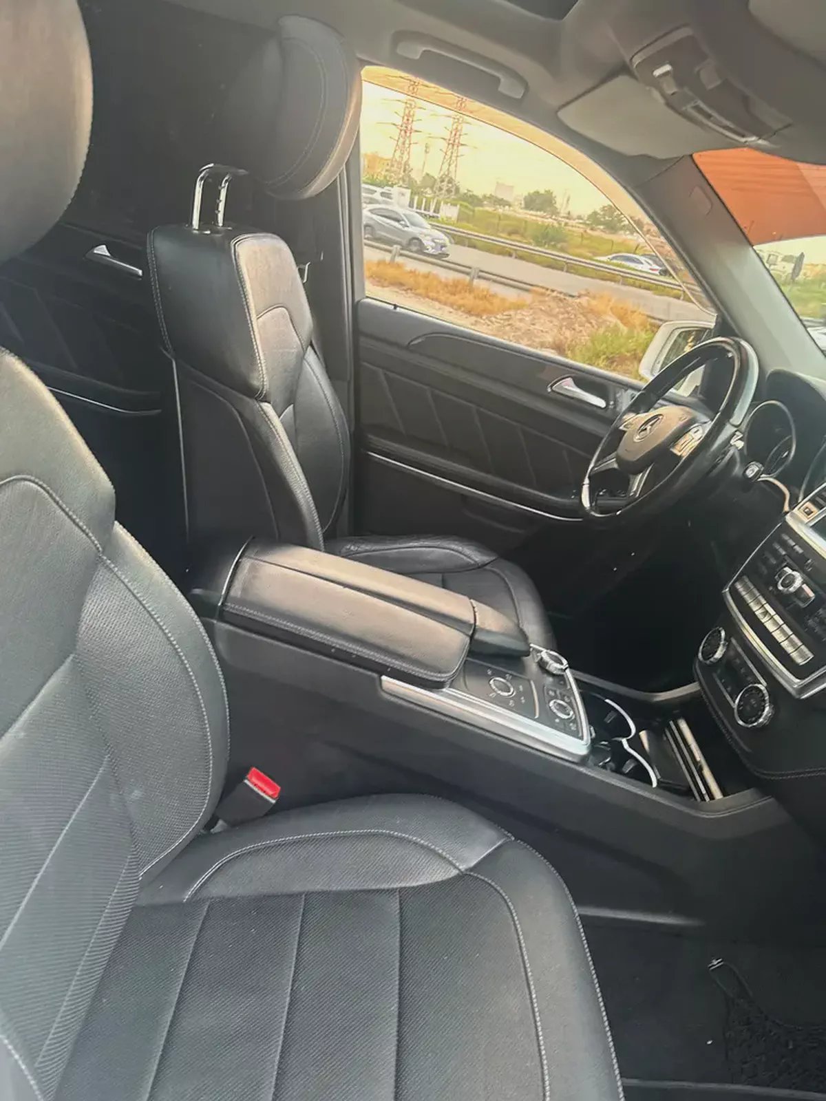 Pristine Mercedes-Benz GL 550 4MATIC 2015 | GCC Specs | Full Service History-10-10