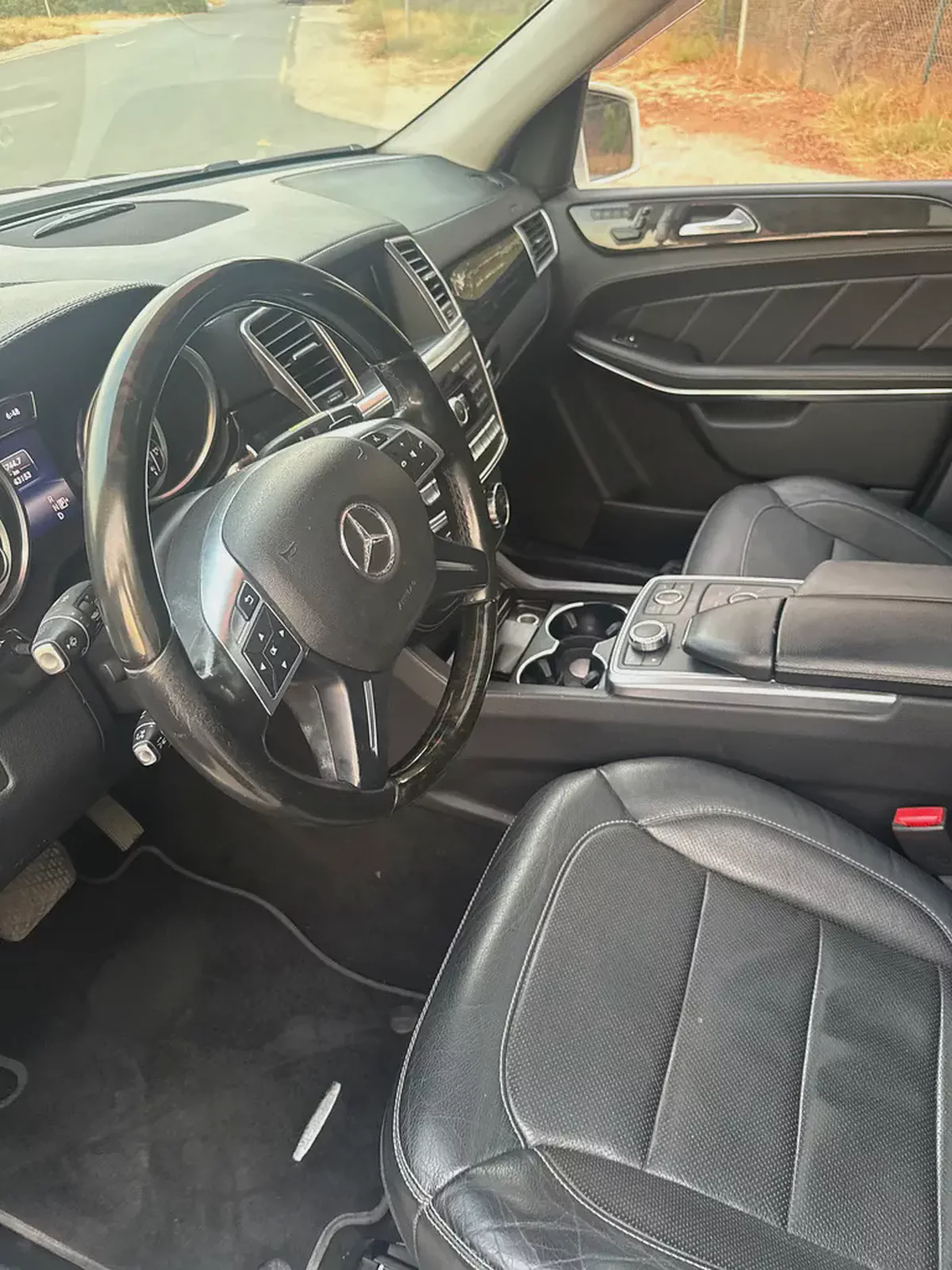 Pristine Mercedes-Benz GL 550 4MATIC 2015 | GCC Specs | Full Service History-11-11