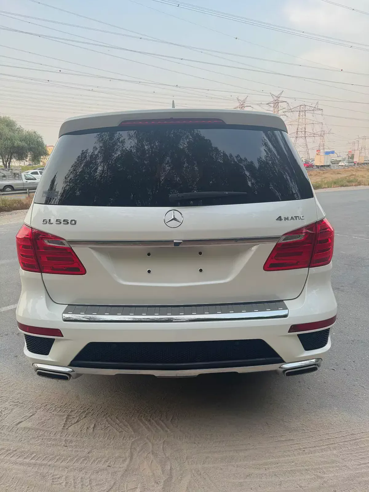 Pristine Mercedes-Benz GL 550 4MATIC 2015 | GCC Specs | Full Service History-4-4