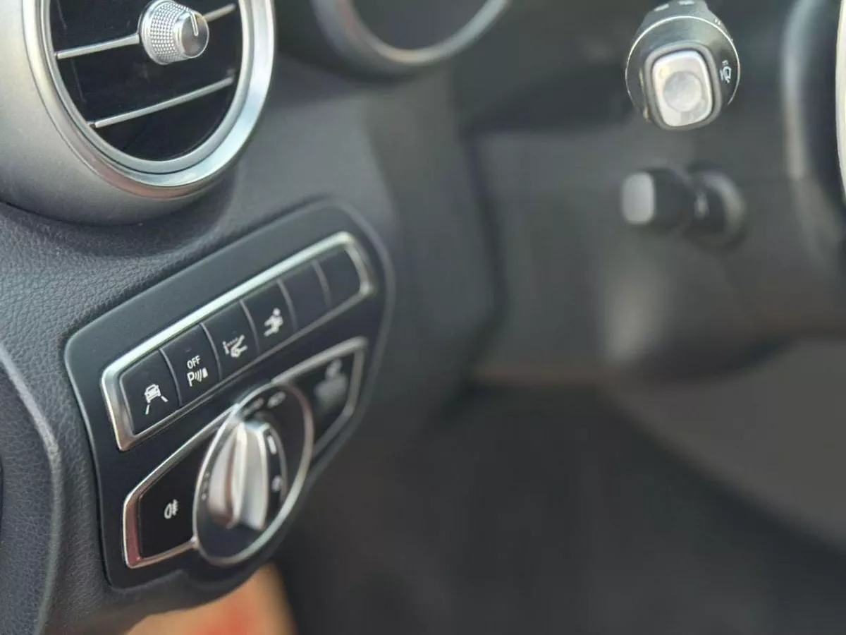 Mercedes Benz C43 AMG STD AMG SPORT Std 3.0L-8-0